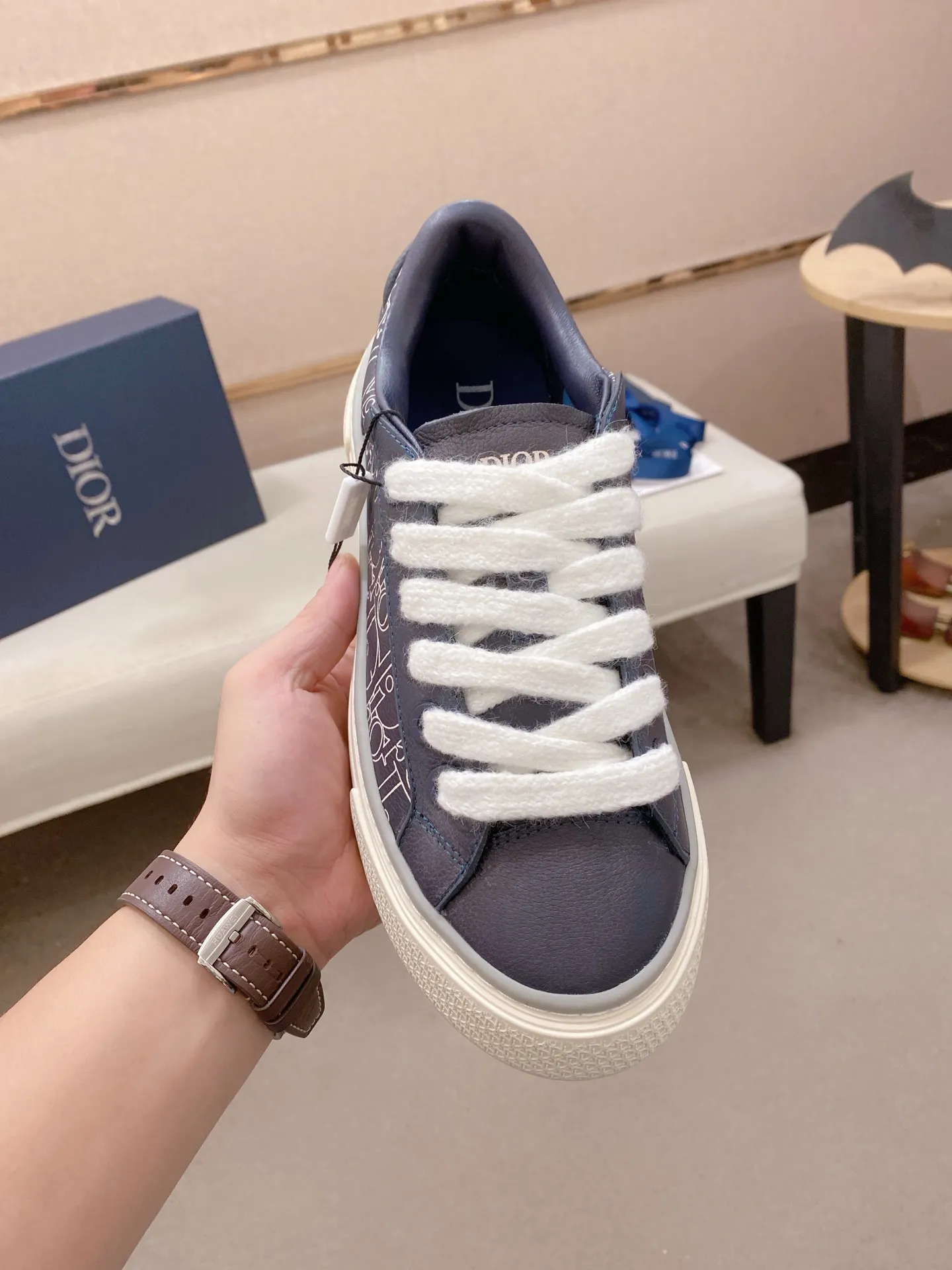 Factory price: 300 Men's shoes 💰[Dior·Dior] Top 🔍Couple style 💏🔍New casual sports style couple shoes, new four-season design, perfect workmanship, lace-up lazy style to create cabinet quality, upper: imported first-layer cowhide, sheepskin lining is soft and comfortable, ultra-light TPU wear-resistant outsole, simple, versatile fashion men's shoes, excellent color code number 35--44